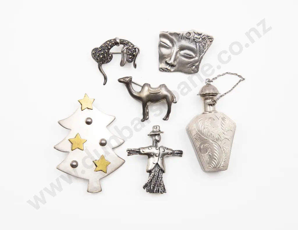 Five Various Silver .925 Brooches Image 1++