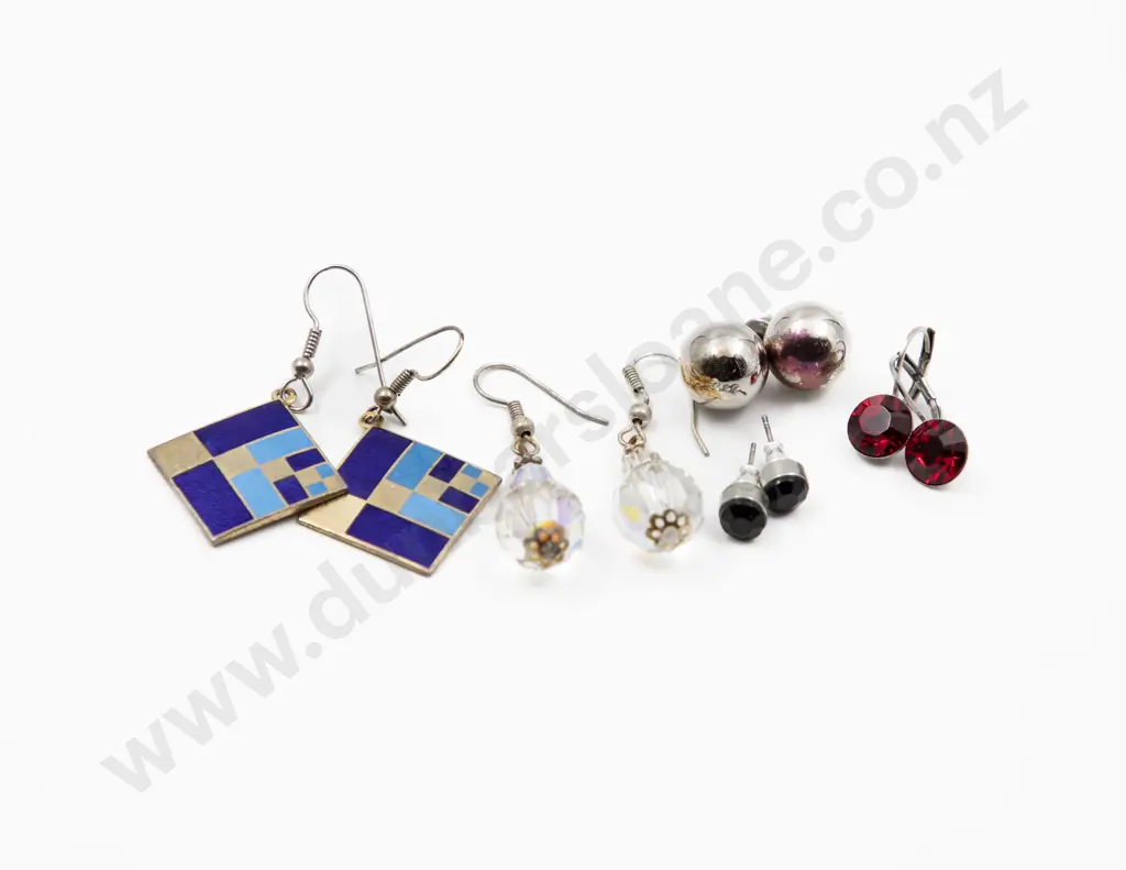 Twelve Costume Dress Rings and five pair earrings Image 1++
