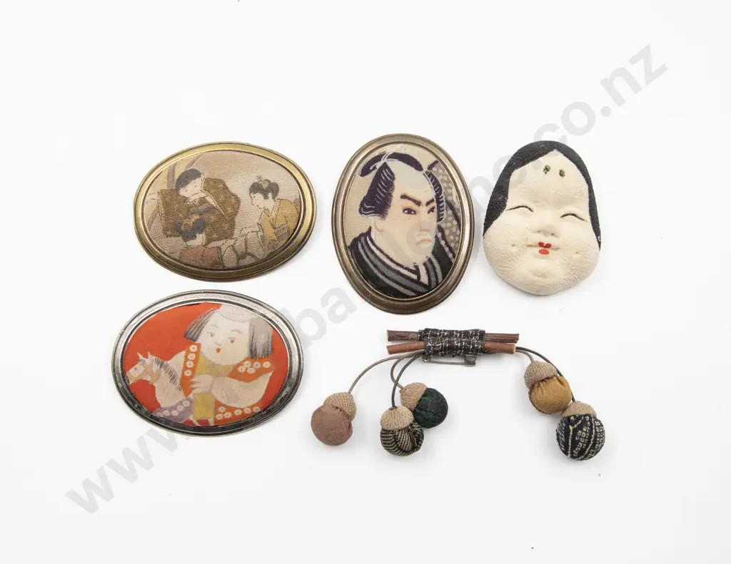 Five Japanese Textile Brooches Image 1++