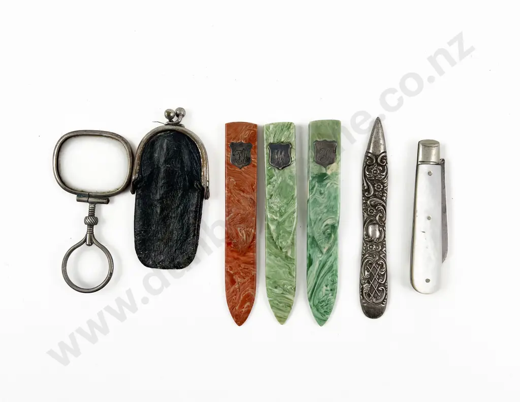 English Three Art Deco Bake-lite Page Markers Image 1++