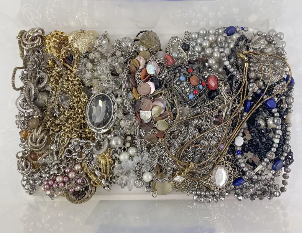 Collection Vintage and Modern Costume Jewellery Image 1++