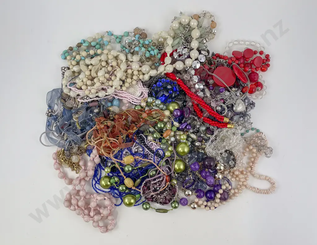 Collection Costume Jewellery Bead Necklaces Image 1++