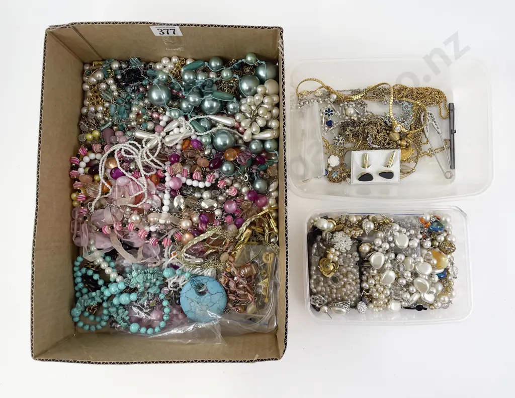 Collection Assorted Fashion Bead Costume Jewellery and Various Image 1++