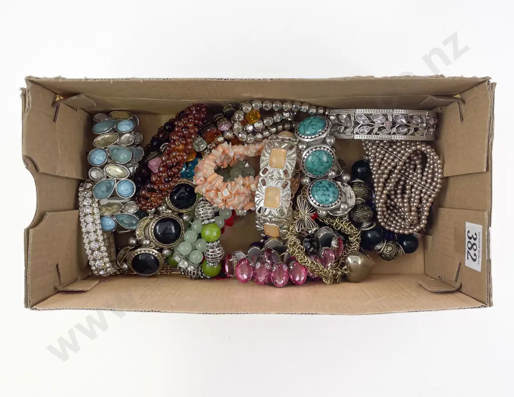 Collection 20 Costume Fashion Bracelets Image 1++