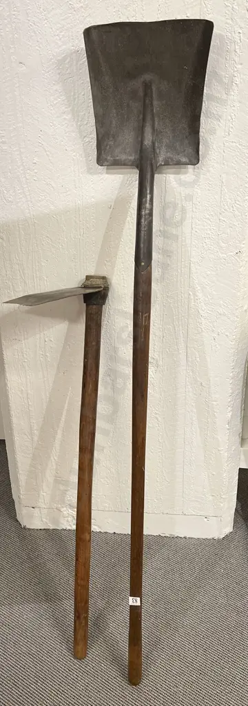 Vintage Long Handled Steel Shovel & Chinese H304 No. 2 Spade Image 1++