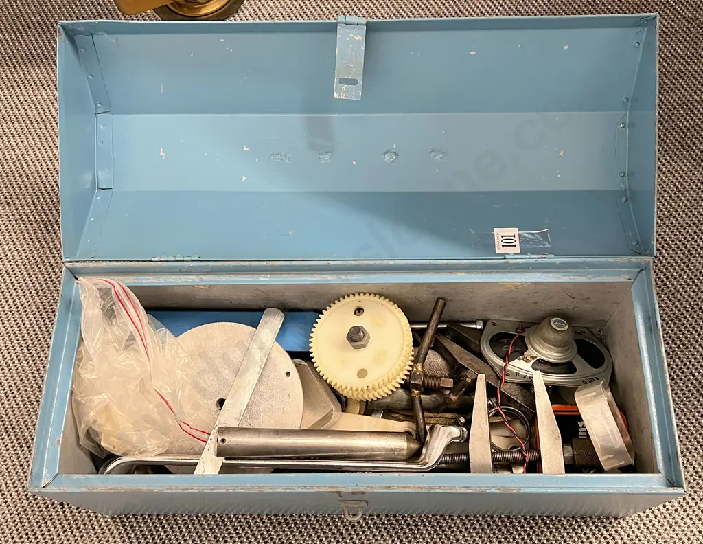 Toolbox & Assorted Oddments Image 1++