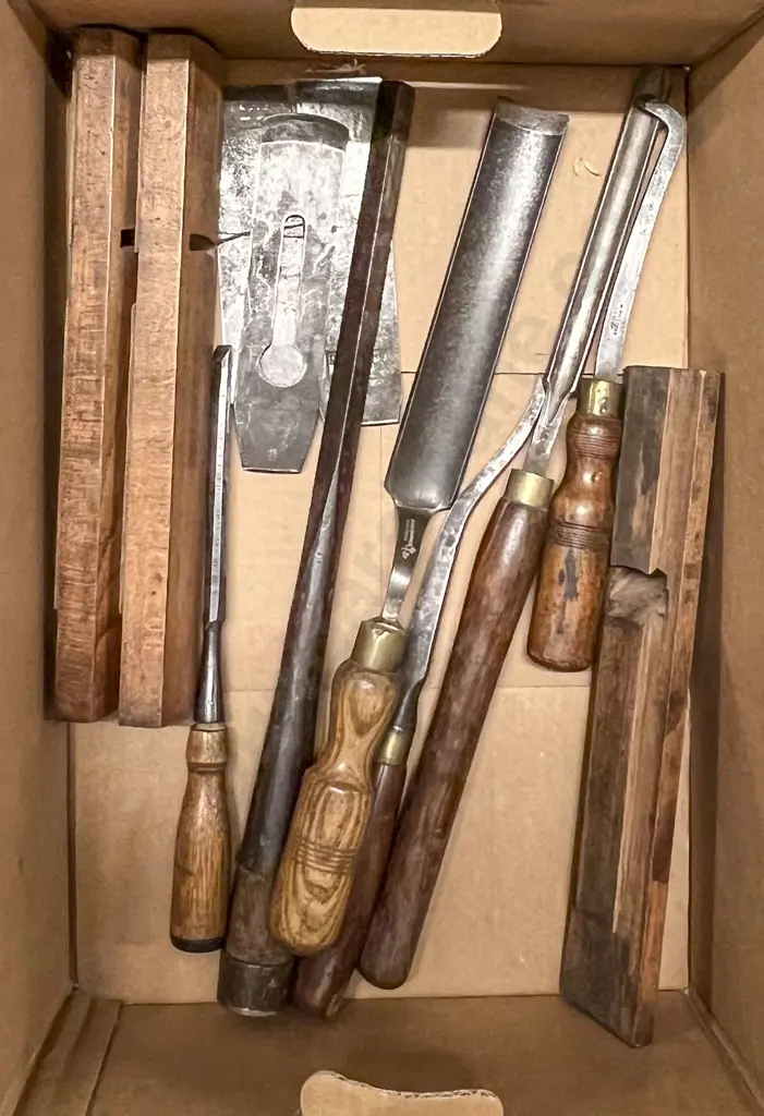 Box with Wooden Handled Chisels Image 1++