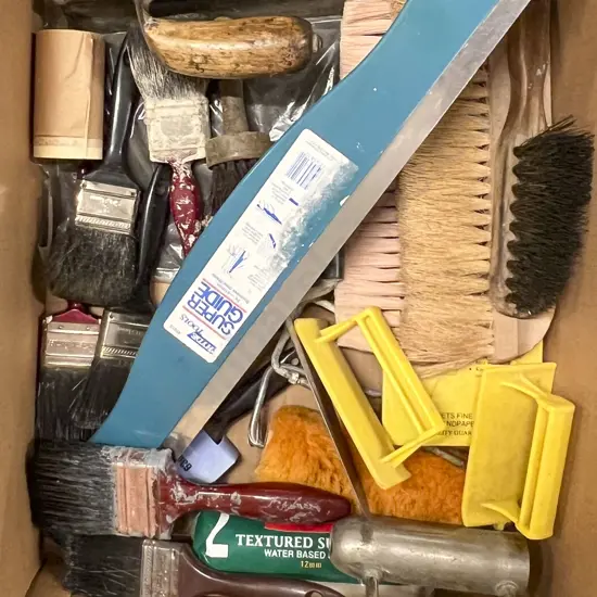 Box with Painting Brushes & Accessories