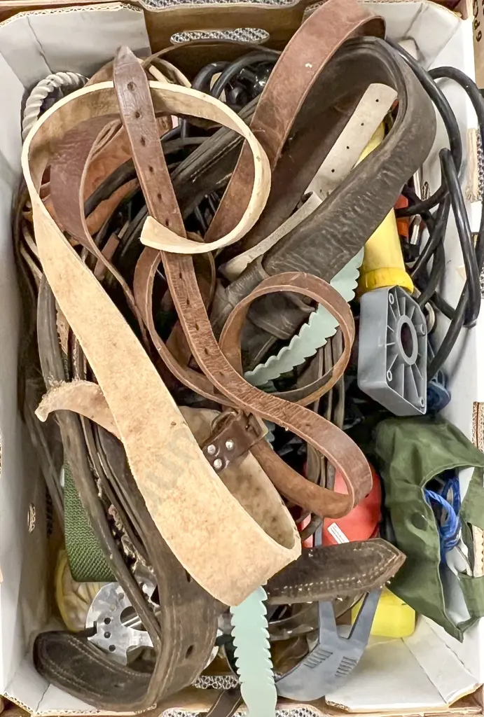 Box of Assorted Belts Image 1++