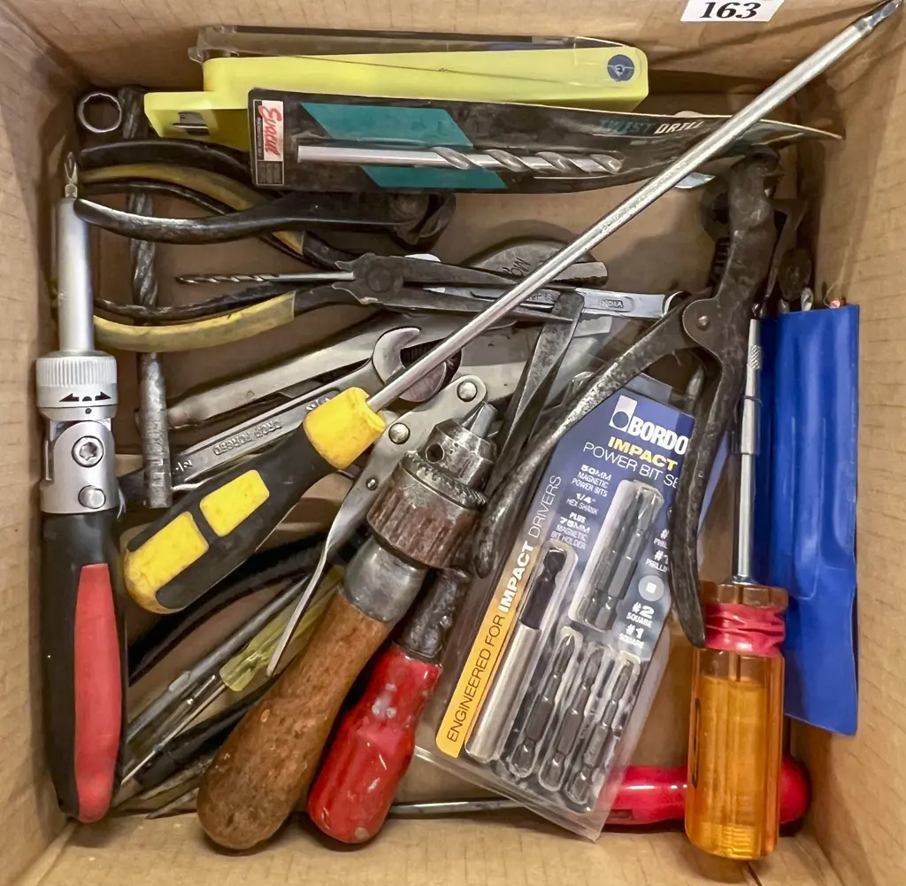 Box of Assorted Small Hand Tools Image 1++
