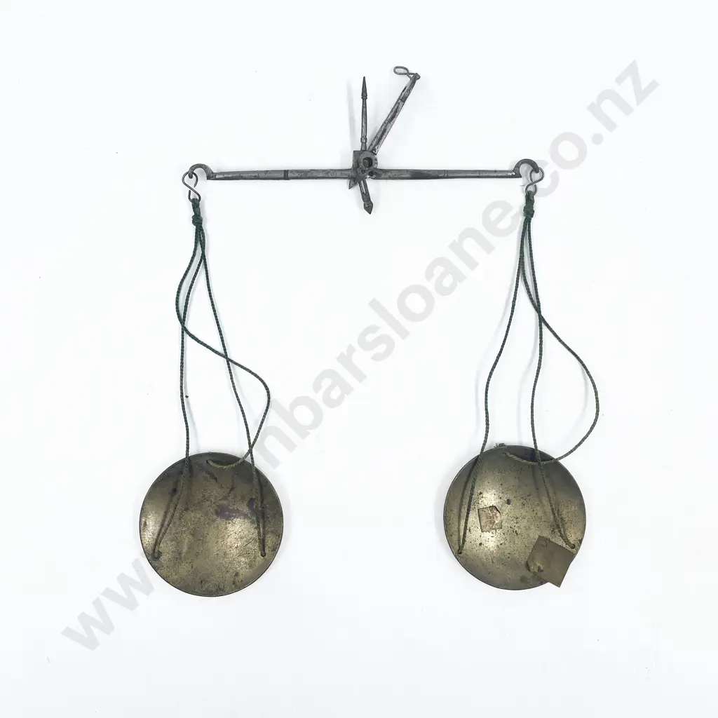 Small Oak Cased Set of Beam Scales & Weights Image 1++