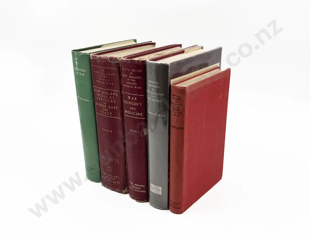 Five Copies of NZ War History Including 'New Zealand Medical Services in Middle East and Italy' Image 1++