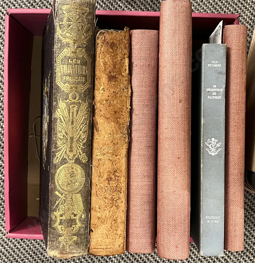 Six French Language Books on Oceania Image 1++