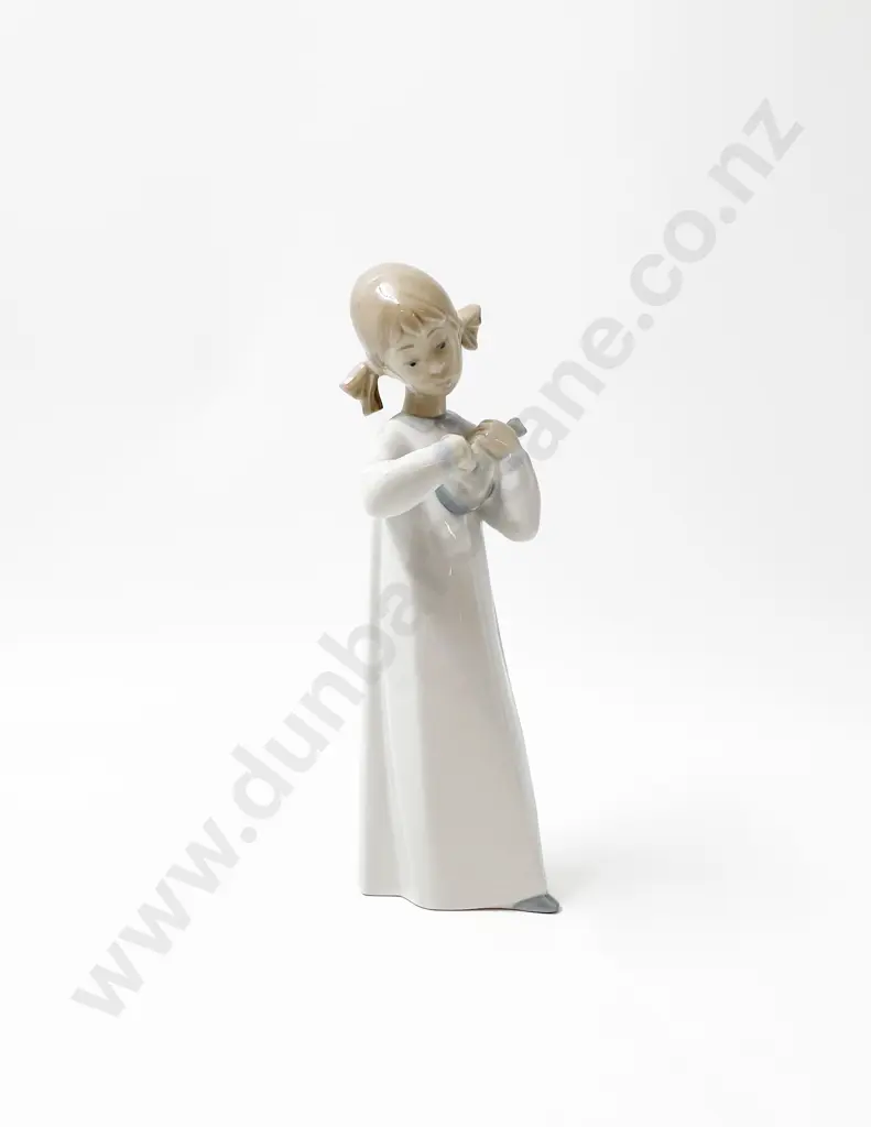Lladró Porcelain Figure of Young Girl Playing a String Instrument Image 1++