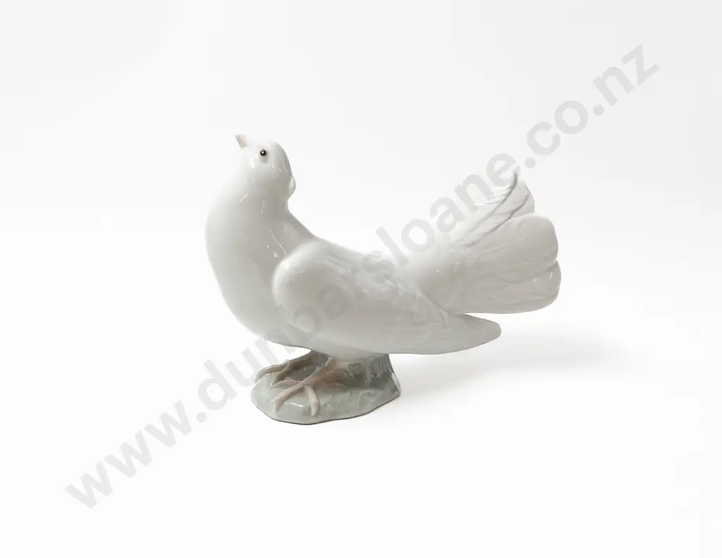 Llardró Porcelain Dove Figure Image 1++