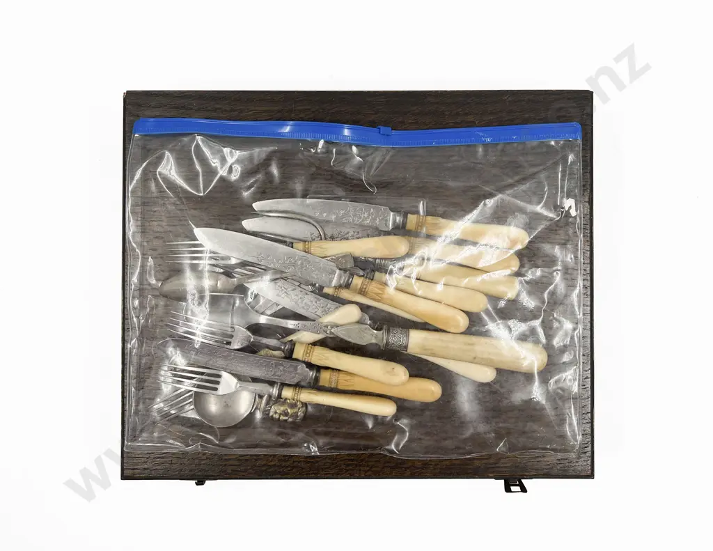 Canteen of Cutlery & Bag of Cutlery Image 1++