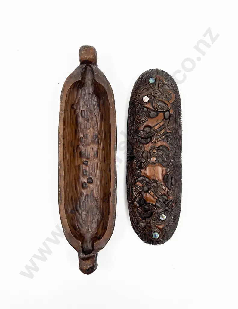 Resin Māori Waka Shaped Touristware Container Image 1++