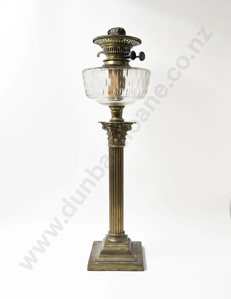 Corinthian Column Brass Kerosene Lamp Image 1++