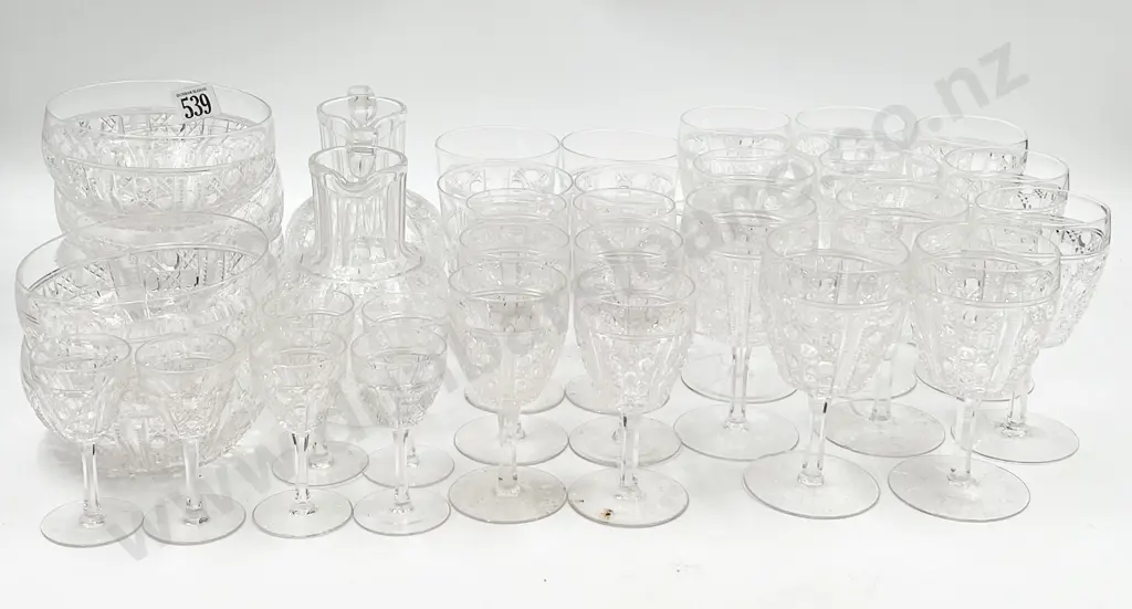 33 Piece Crystal Glass Set Image 1++