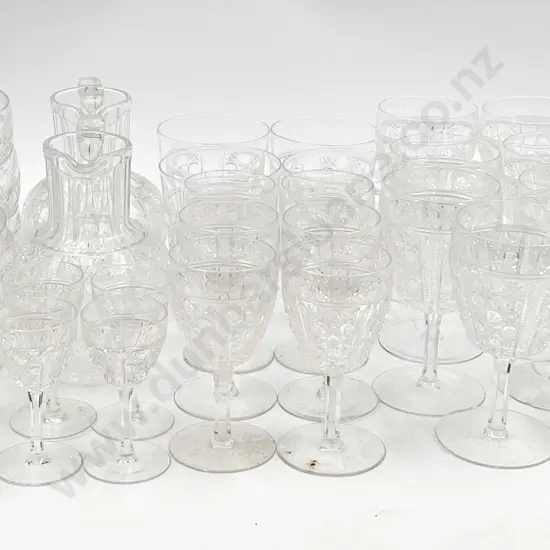 33 Piece Crystal Glass Set