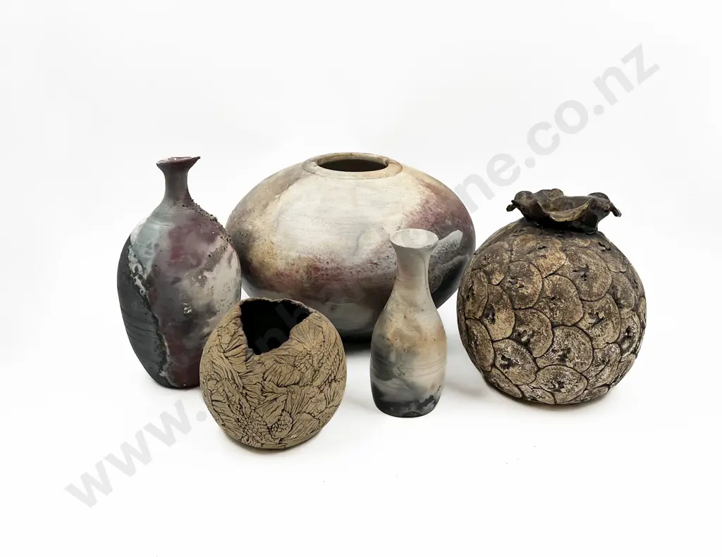 Five Pieces of Assorted Pottery Image 1++
