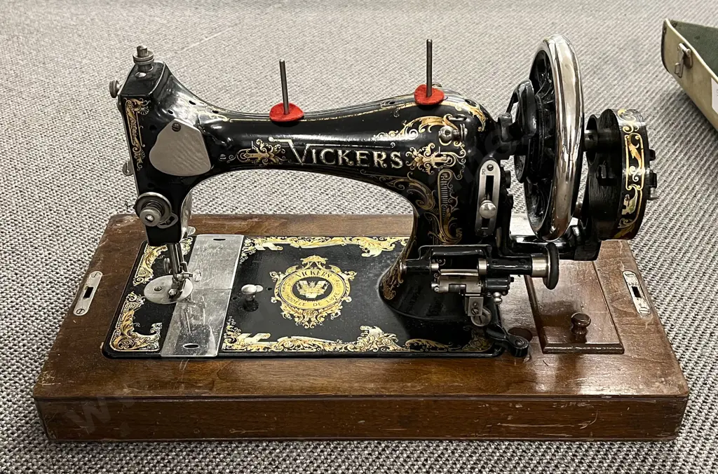 Vickers Vintage Sewing Machine in Case Image 1++