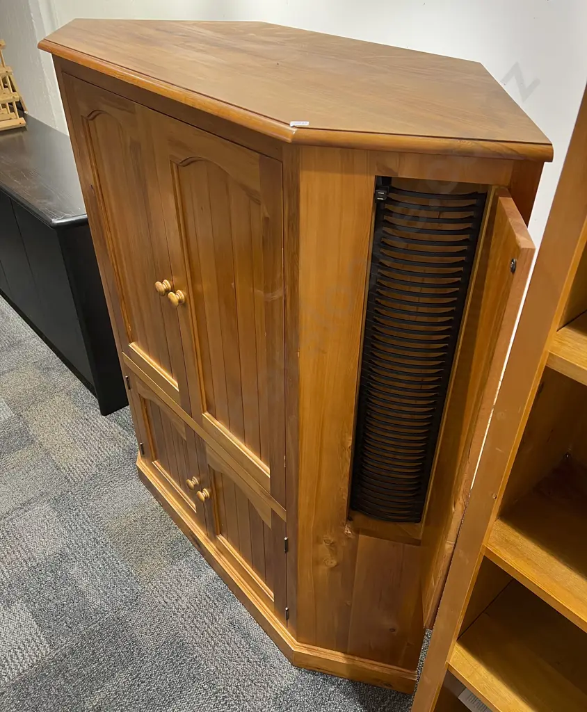 Rimu Entertainment Cabinet Image 1++