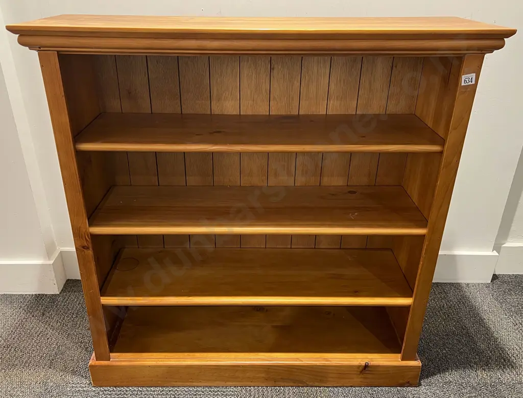 Rimu Low Bookcase Image 1++