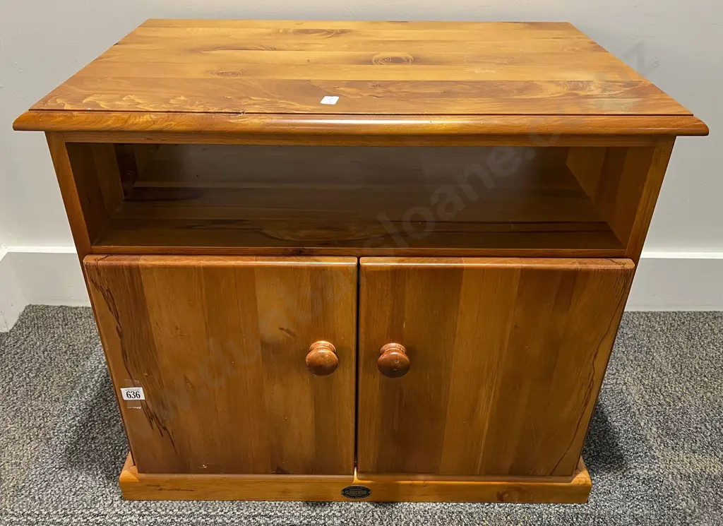 Classic Wood Furniture NZ Made Two Door TV Stand Image 1++