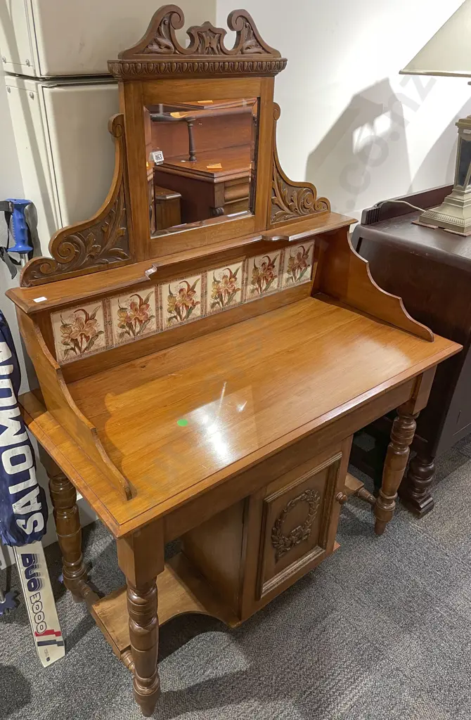 Colonial Tile and Mirror Backed Wash Stand Image 1++