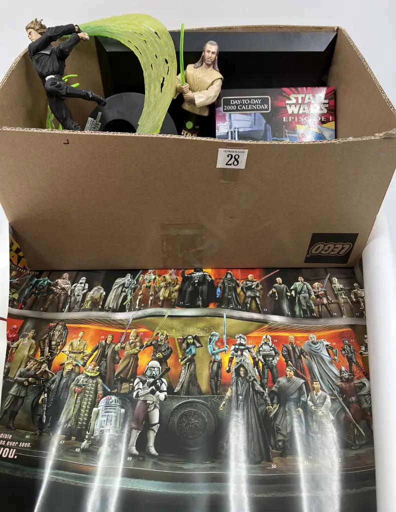 Various Star Wars Collectables Image 1++