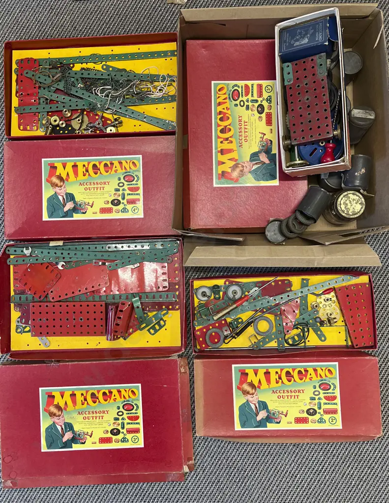 Quantity Vintage Meccano with Four Accessory Outfit Boxes Image 1++