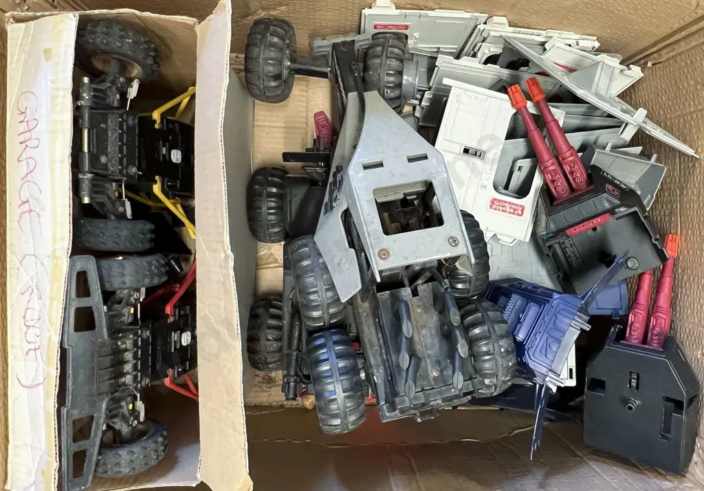 Various Vehicles with Two Radio Controlled Dune Buggies (untested) Image 1++
