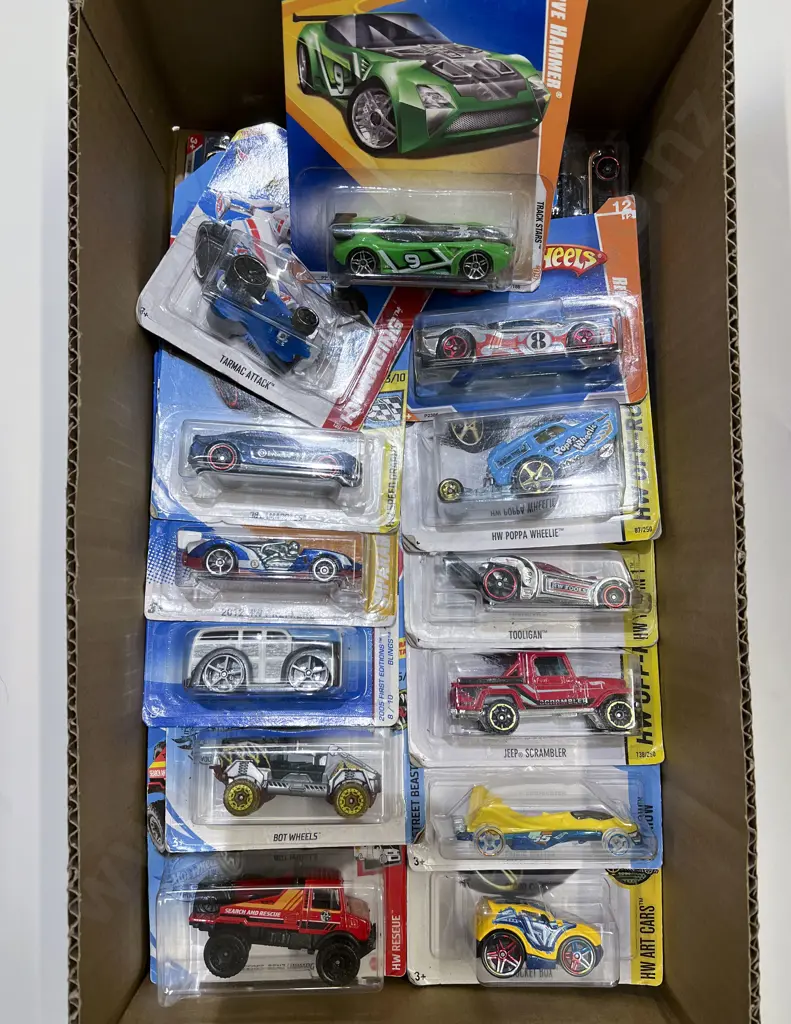 25 Original Bubble Packed Hot Wheels Vehicles Image 1++