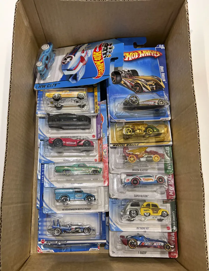 25 Original Bubble Packed Hot Wheels Vehicles Image 1++