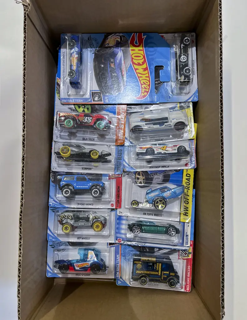 24 Original Bubble Packed Hot Wheels Vehicles Image 1++