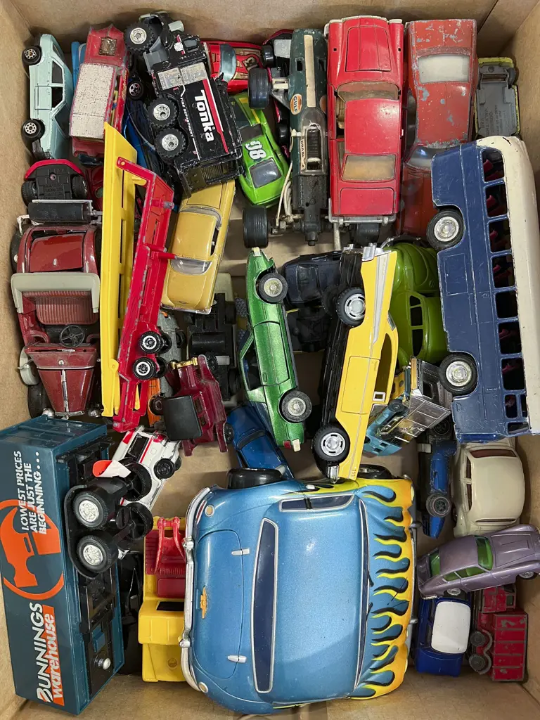 Quantity Assorted Diecast Vehicles Image 1++