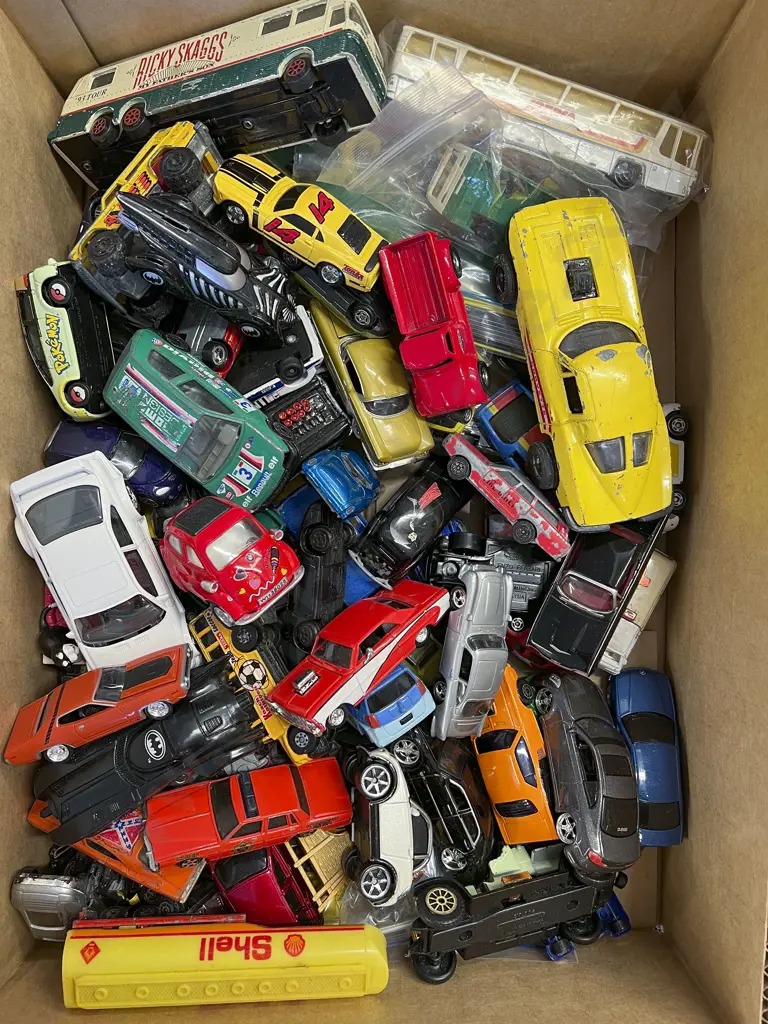 Quantity Assorted Diecast Vehicles Image 1++