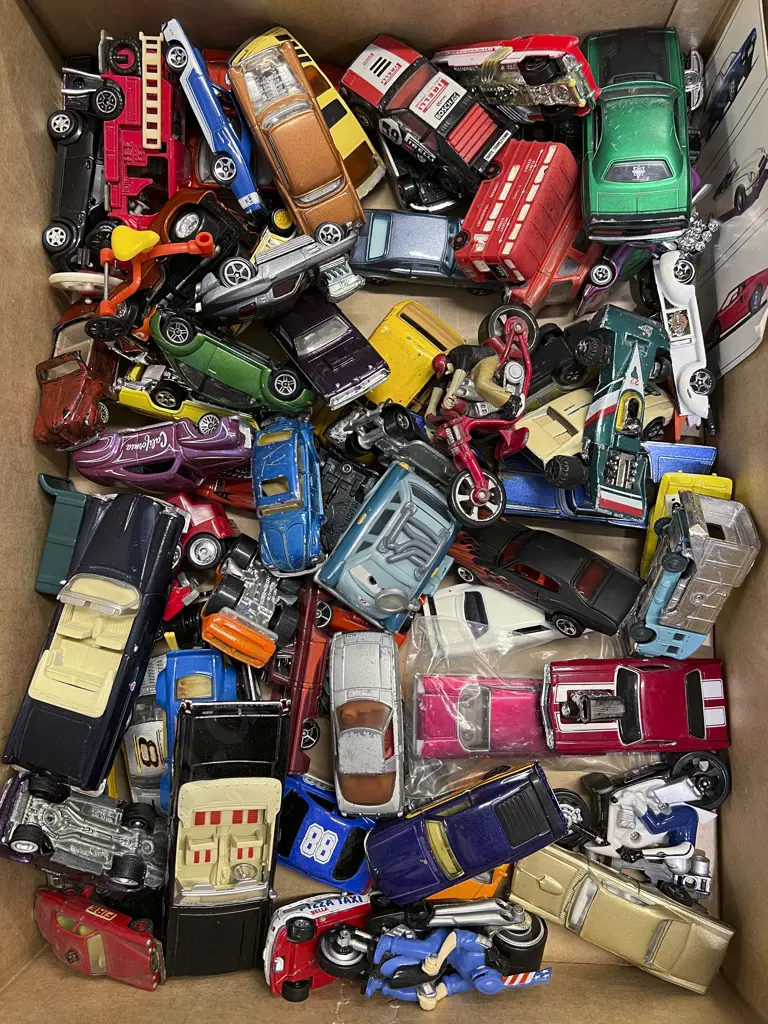 Quantity Assorted Diecast Vehicles Image 1++