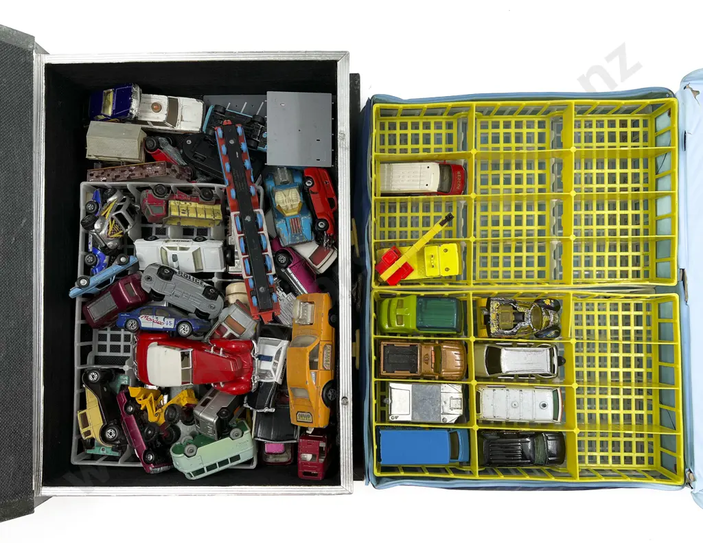 Quantity Diecast Matchbox Vehicles with Carry Case Image 1++