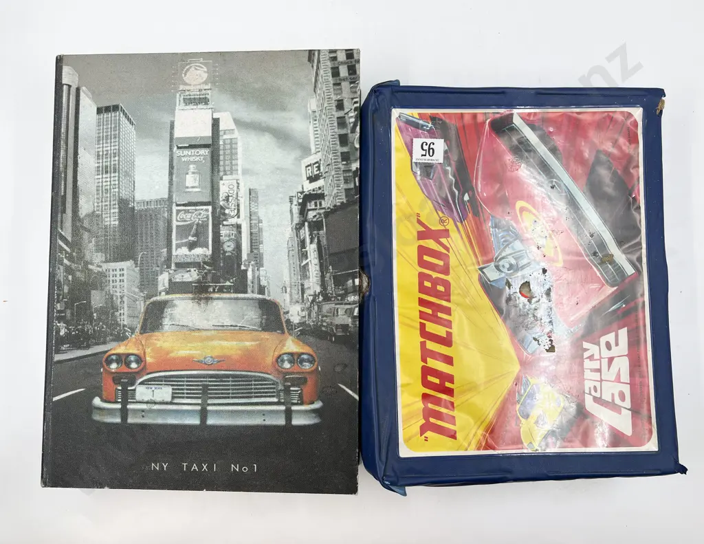Quantity Diecast Matchbox Vehicles with Carry Case Image 1++