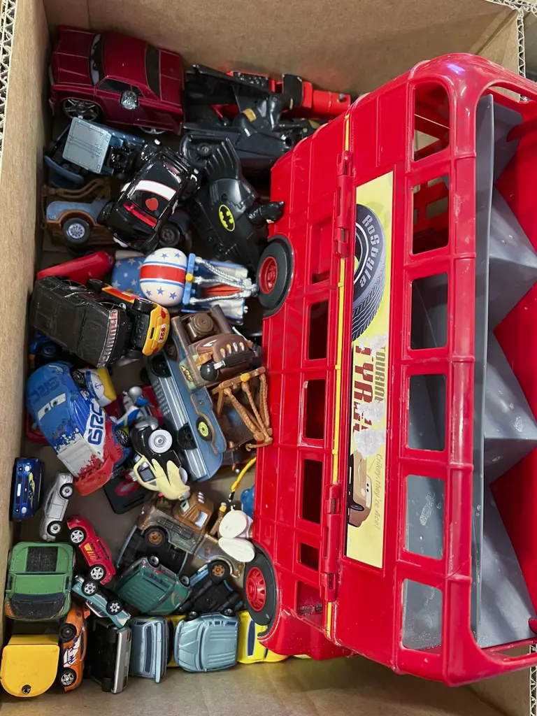 Quantity Assorted Diecast Vehicles Image 1++