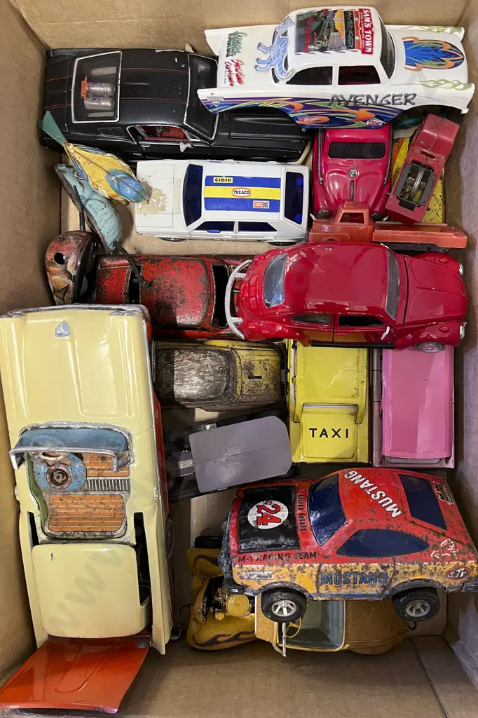 Quantity Tinplate Assorted Vehicles Image 1++