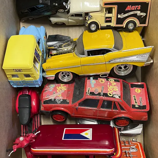 Quantity Large Scale Diecast Vehicles