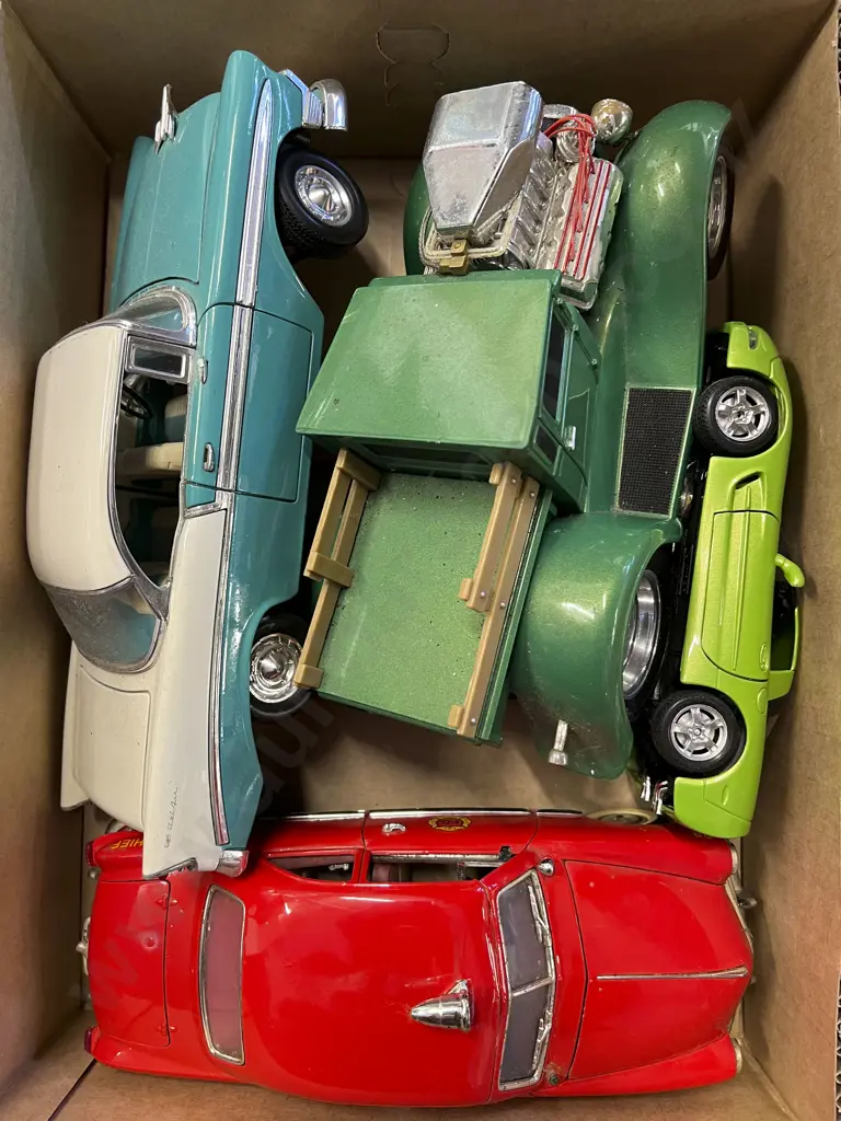 Quantity Large Scale Diecast Vehicles Image 1++