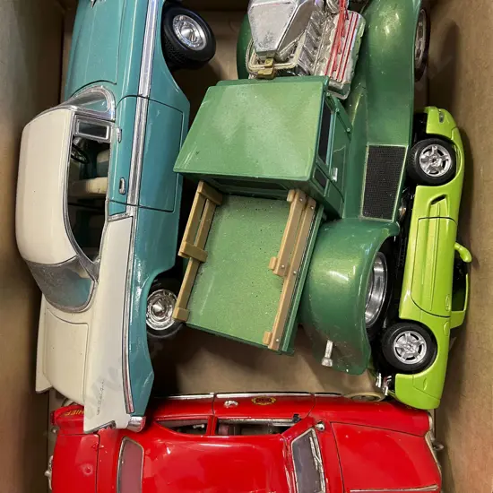 Quantity Large Scale Diecast Vehicles