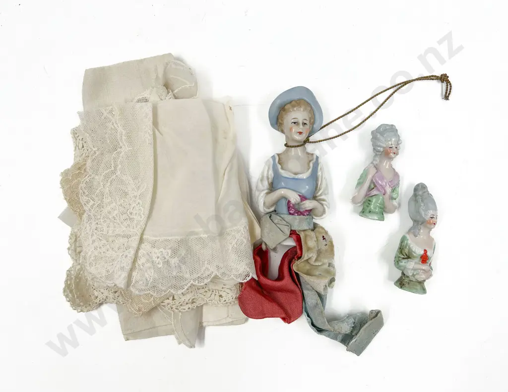 Three Vintage China Half Heads & Six Hankerchiefs Image 1++