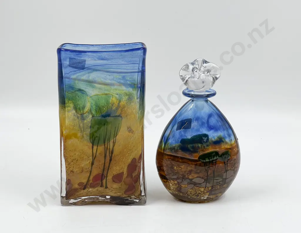 Two Pieces of Art Glass Image 1++