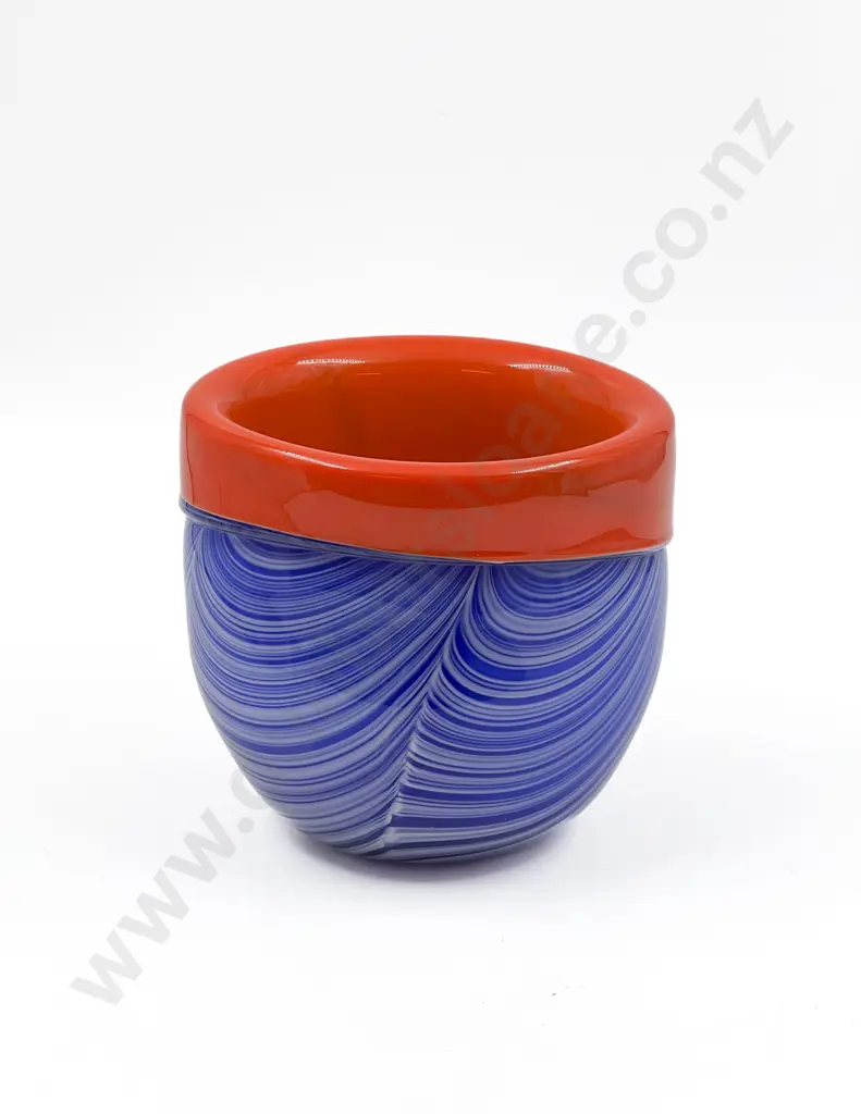 Art Glass Vase Image 1++