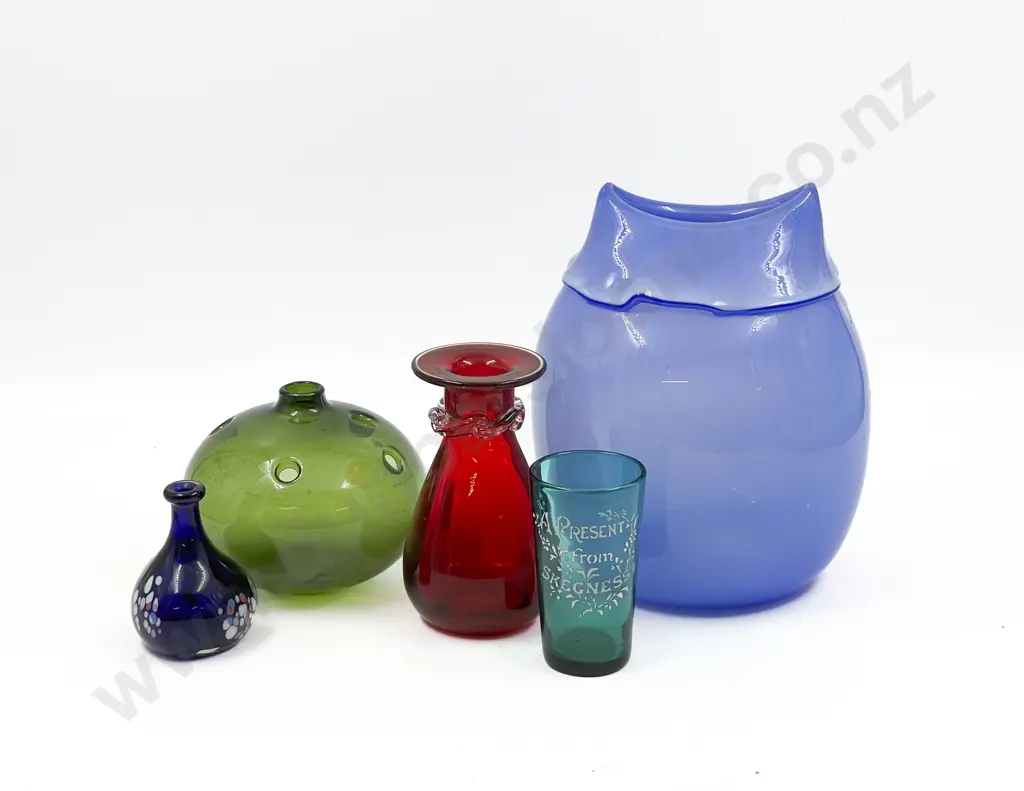 Five Pieces of Assorted Art Glass Image 1++